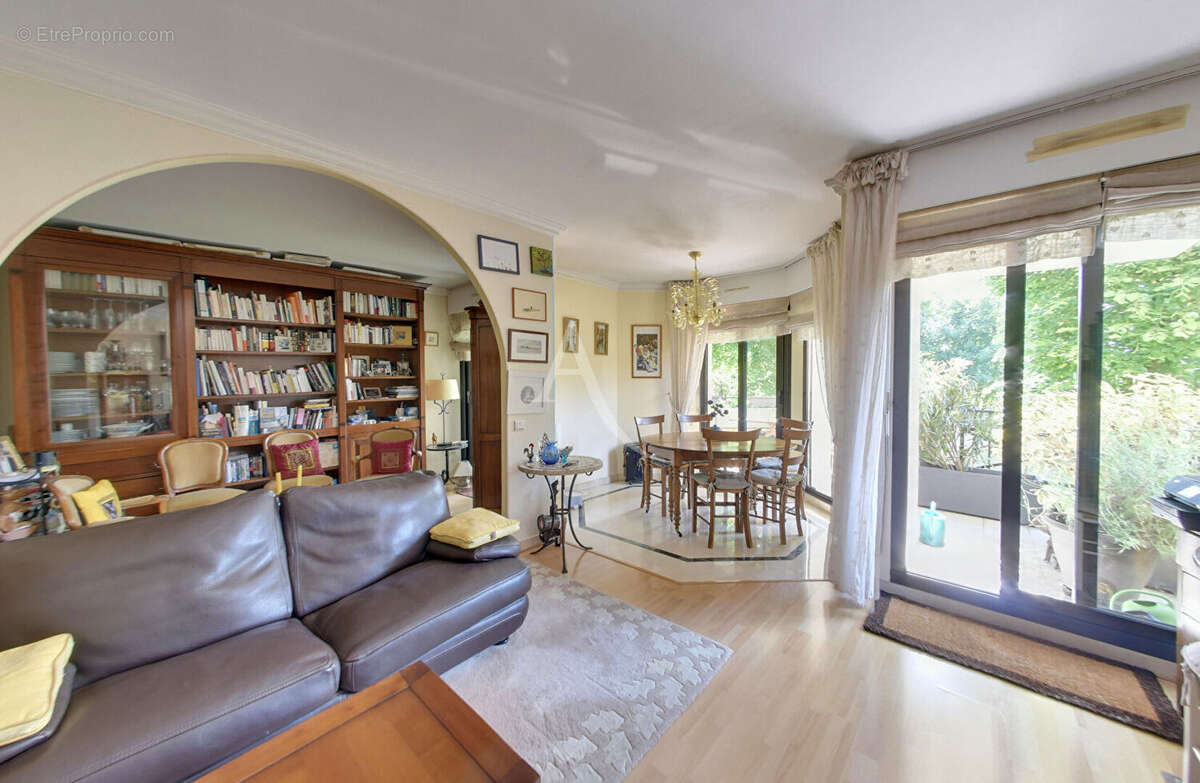 Appartement à LE PERREUX-SUR-MARNE
