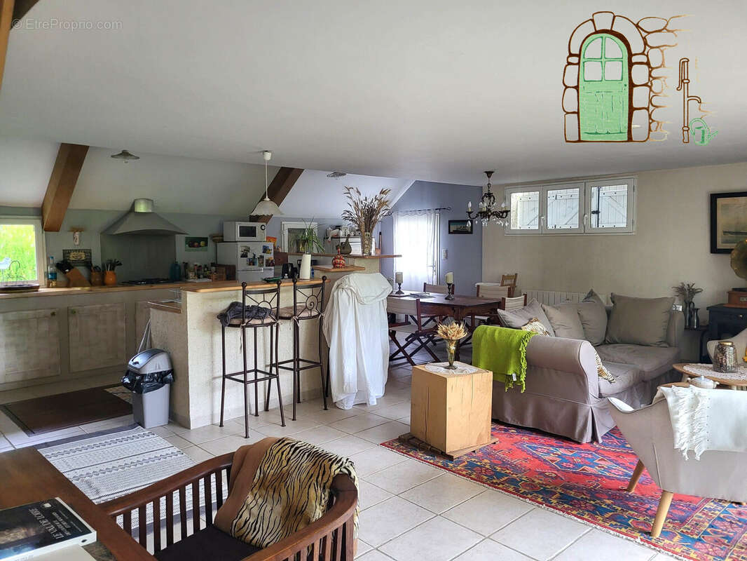 Maison 143 m² à Boursay  - photo 3