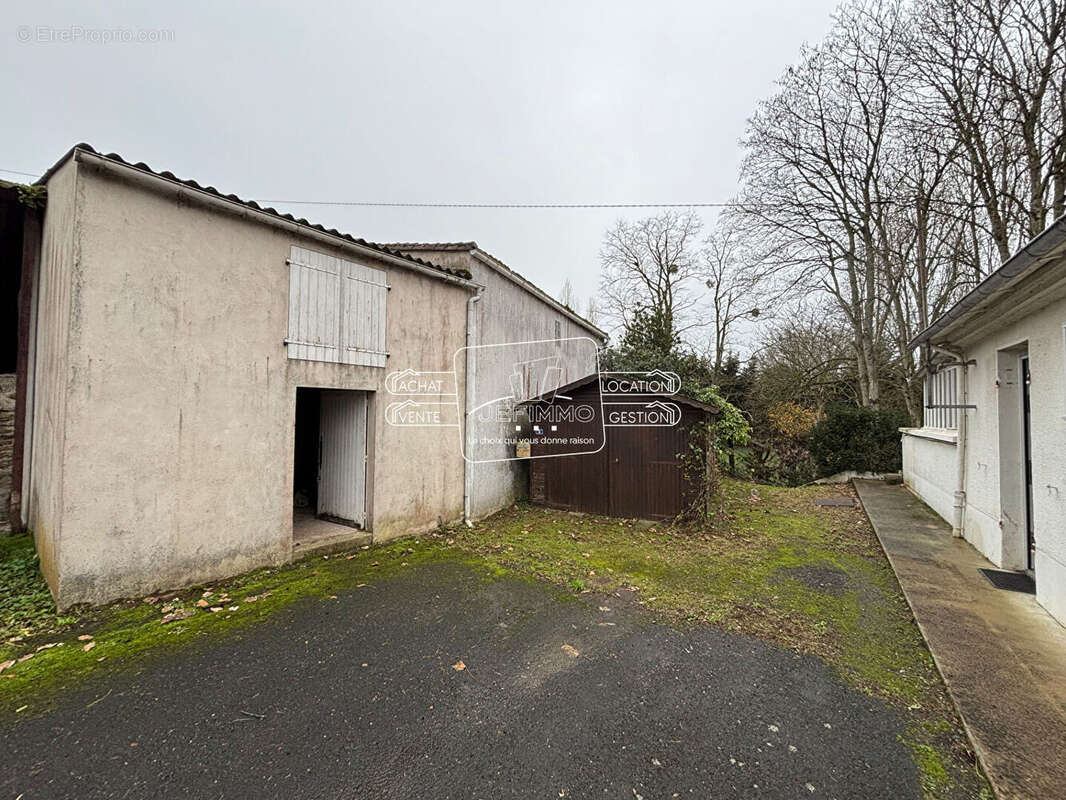 Maison à SAINT-JULIEN-DE-CONCELLES