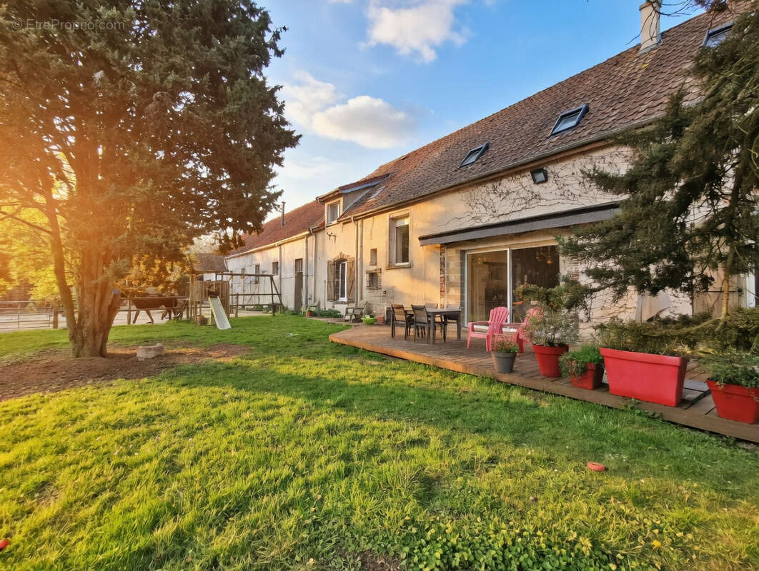 Maison à ECROSNES