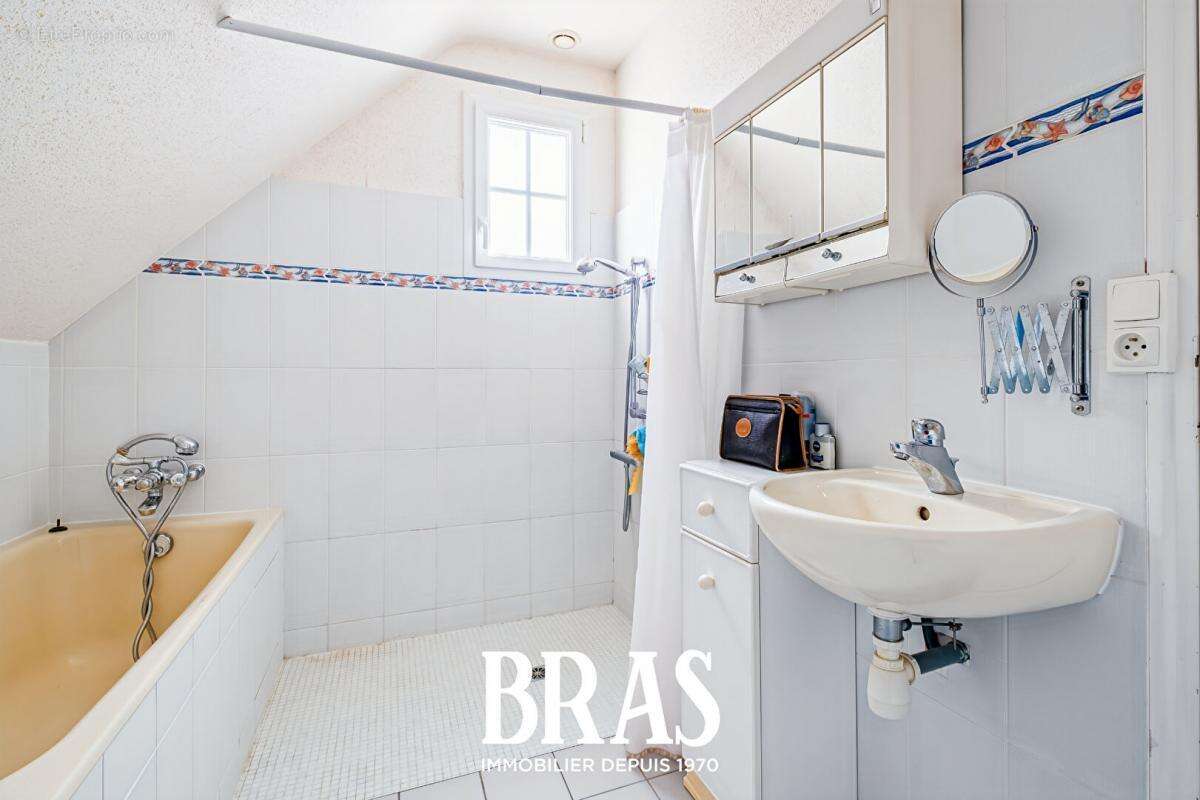 Maison à LE POULIGUEN