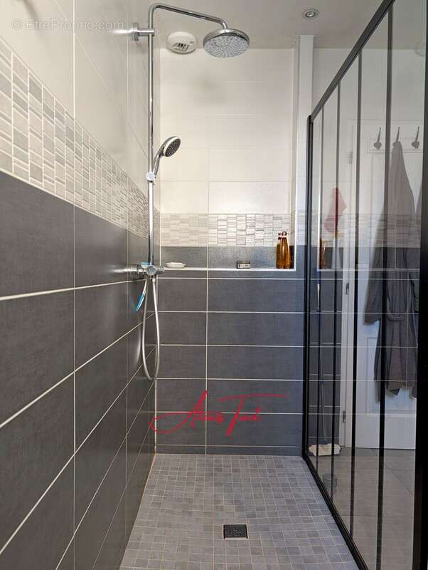 Maison 128 m² à Ambares-Et-Lagrave  - photo 53
