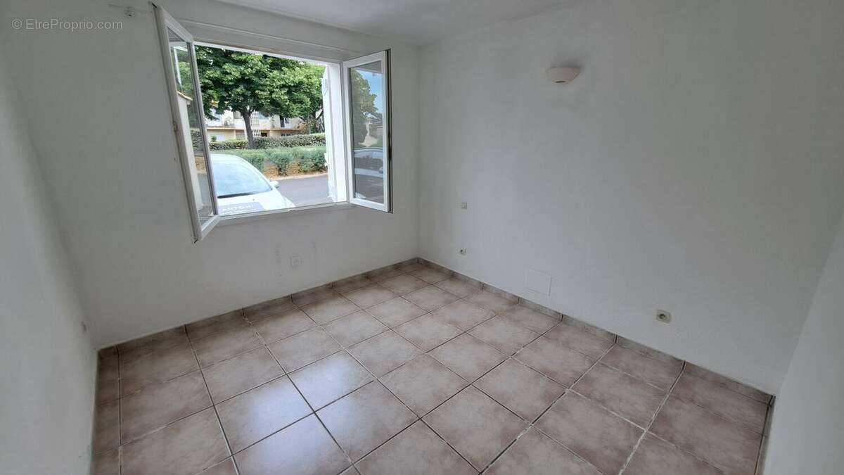 AGDE - MAISON T4/5 pièces - GARAGE - TERRAIN 300M² (piscinable) - photo 12