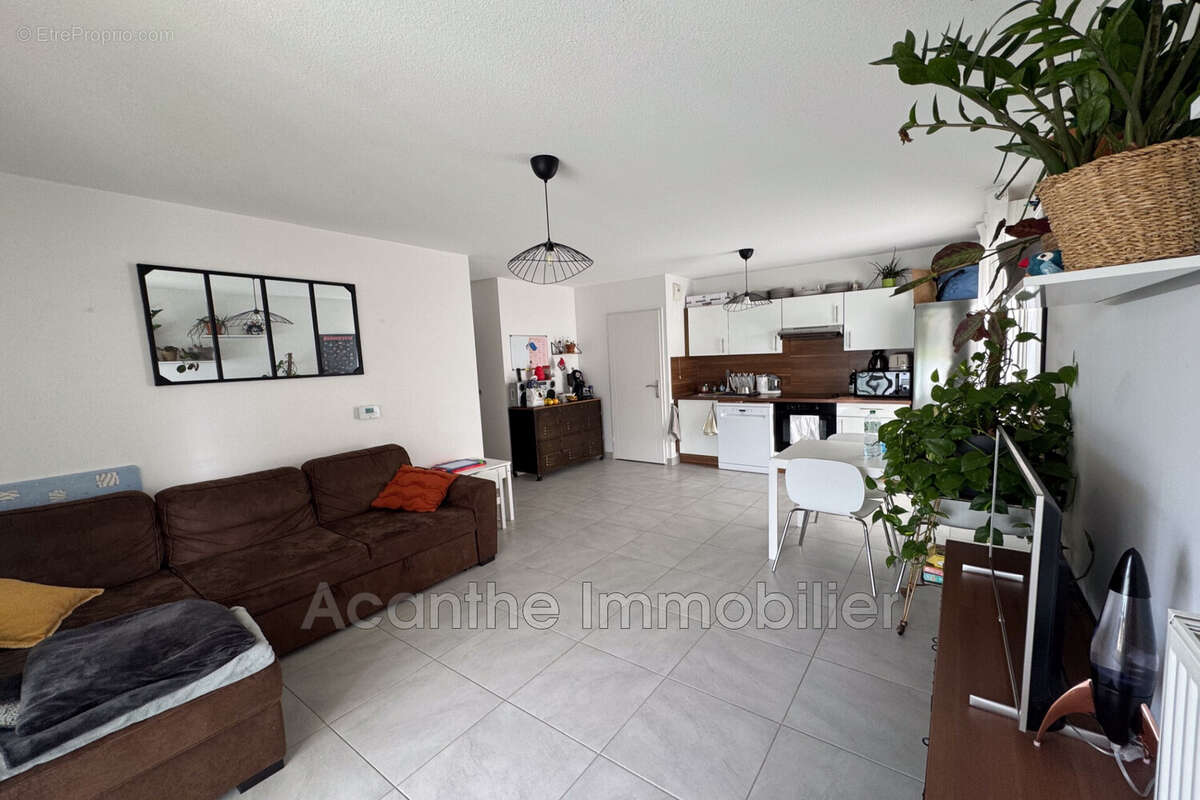 Appartement à LE CRES