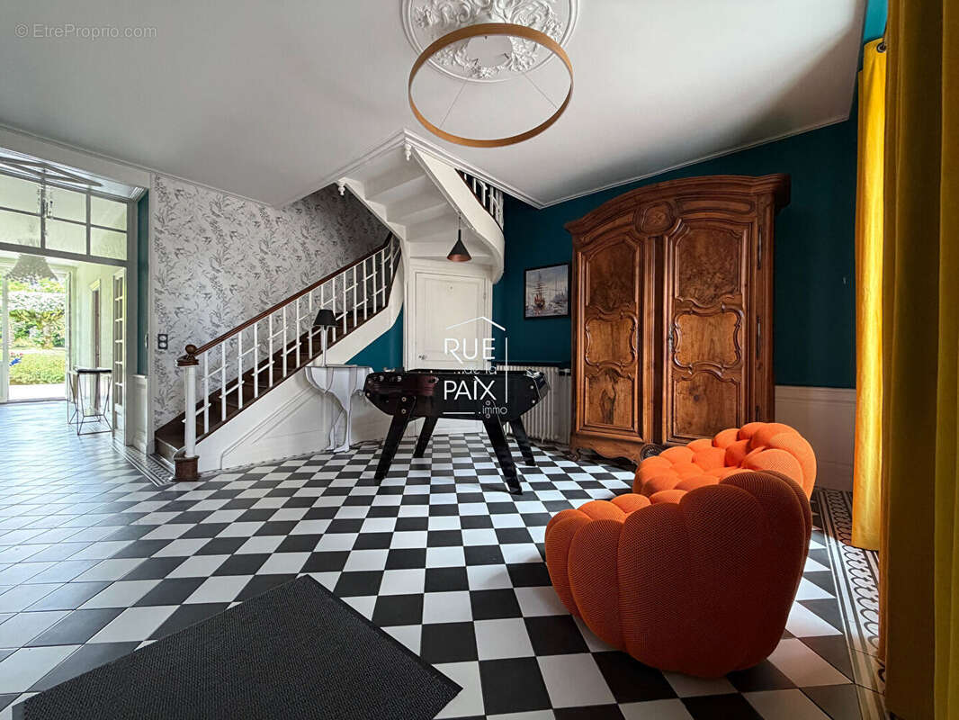 Propriété de caractère - Saint-Maixent-l'École  - 8 chambres - 309m² - photo 2