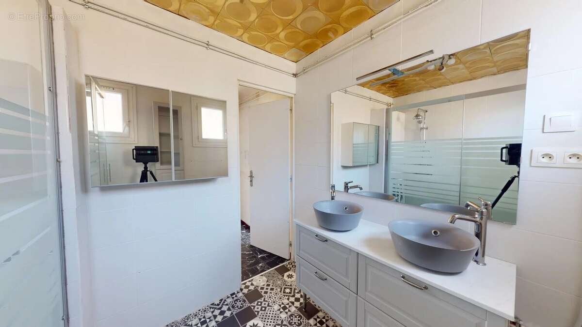 Appartement à PORT-DE-BOUC