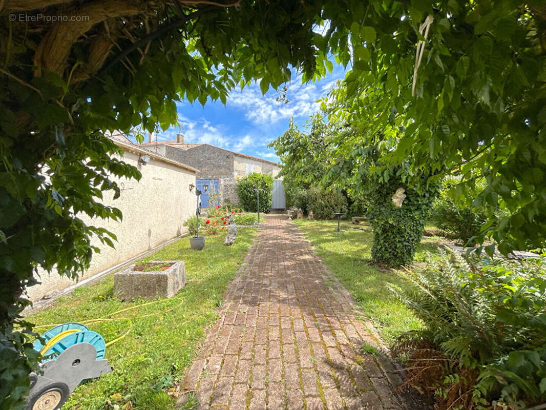Maison Le Gua 7 pièce(s) 227 m2 - photo 3