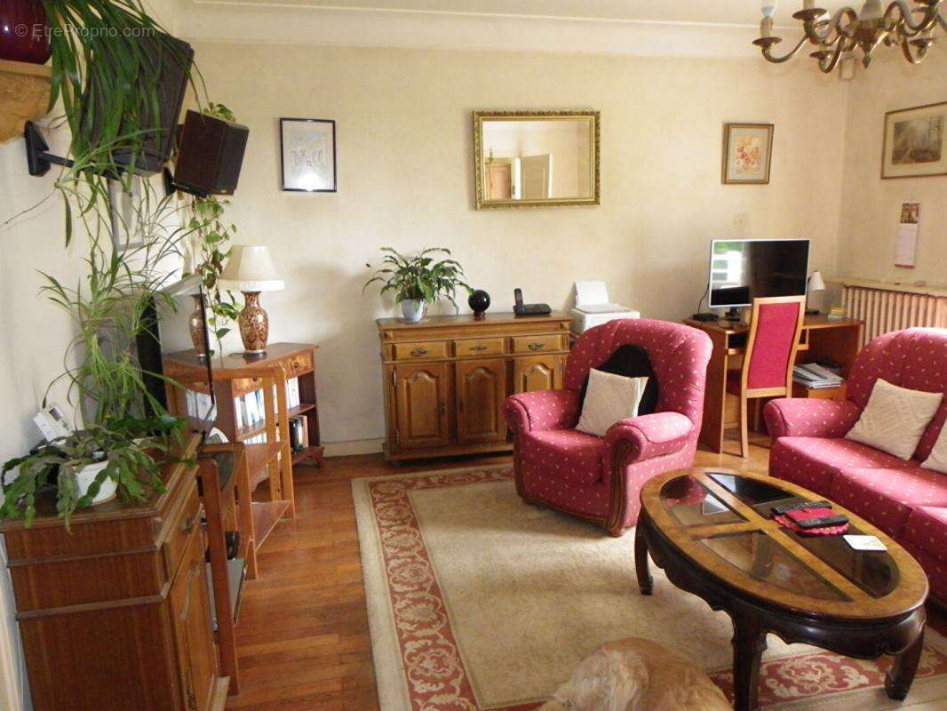 Maison à ORADOUR-SUR-VAYRES