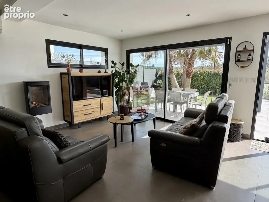 EXCLUSIVITÉ A.I.E. !! Superbe villa T4 récente avec vue dégagée. - photo 10