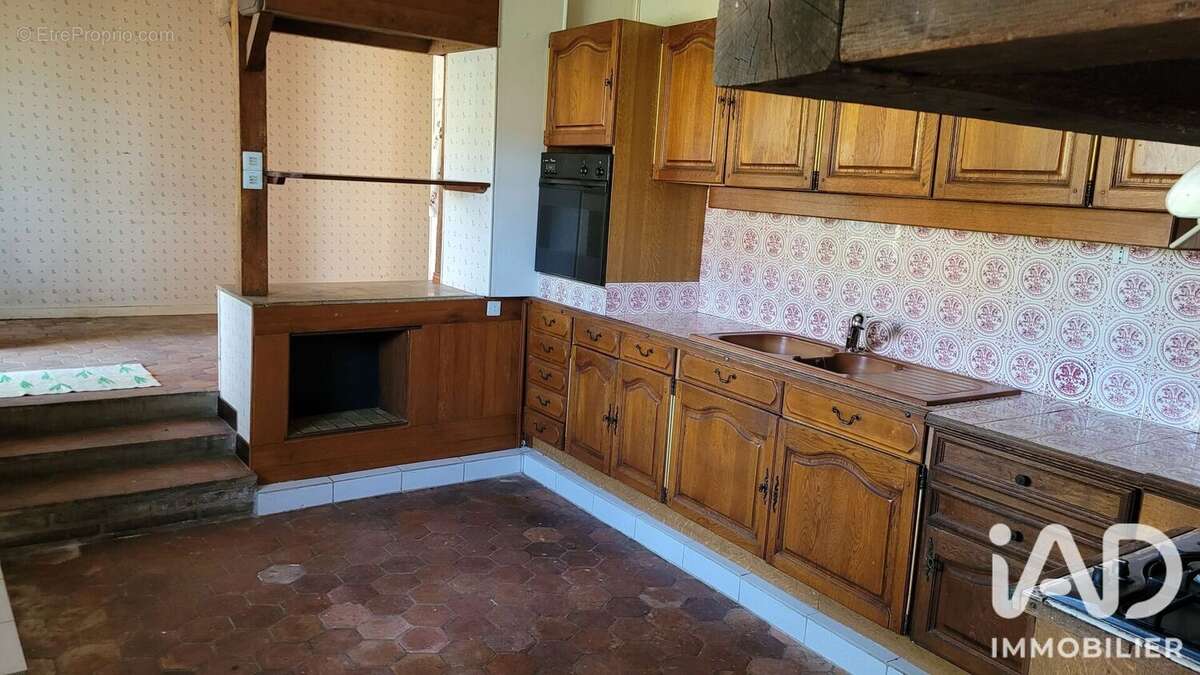 Maison 137 m² à Fontaine-La-Gaillarde  - photo 3