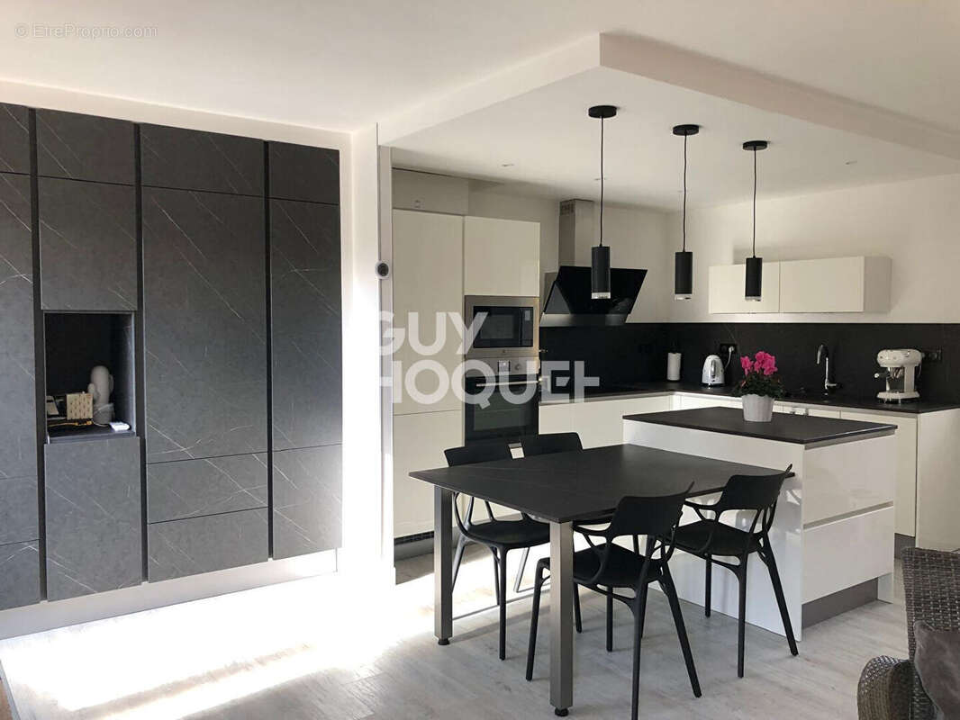 Maison à SAINT-CIRQ-LAPOPIE