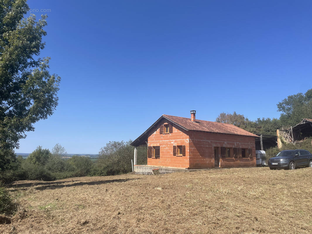 Maison à MAZEROLLES