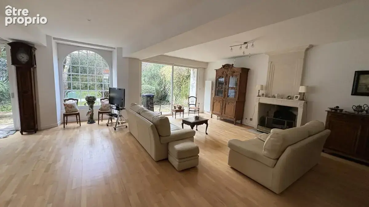 Appartement 3 pièces 139 m² à vendre à La Rochelle (17000) - photo 3