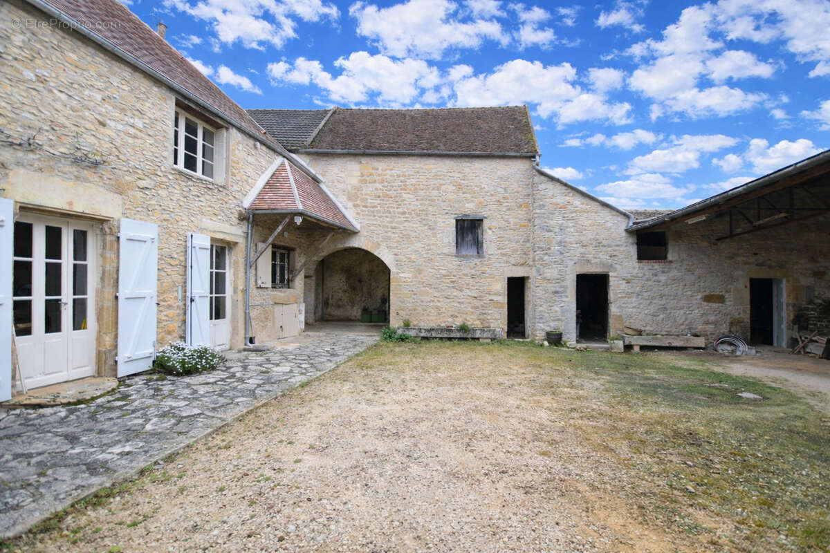 Maison à ASQUINS
