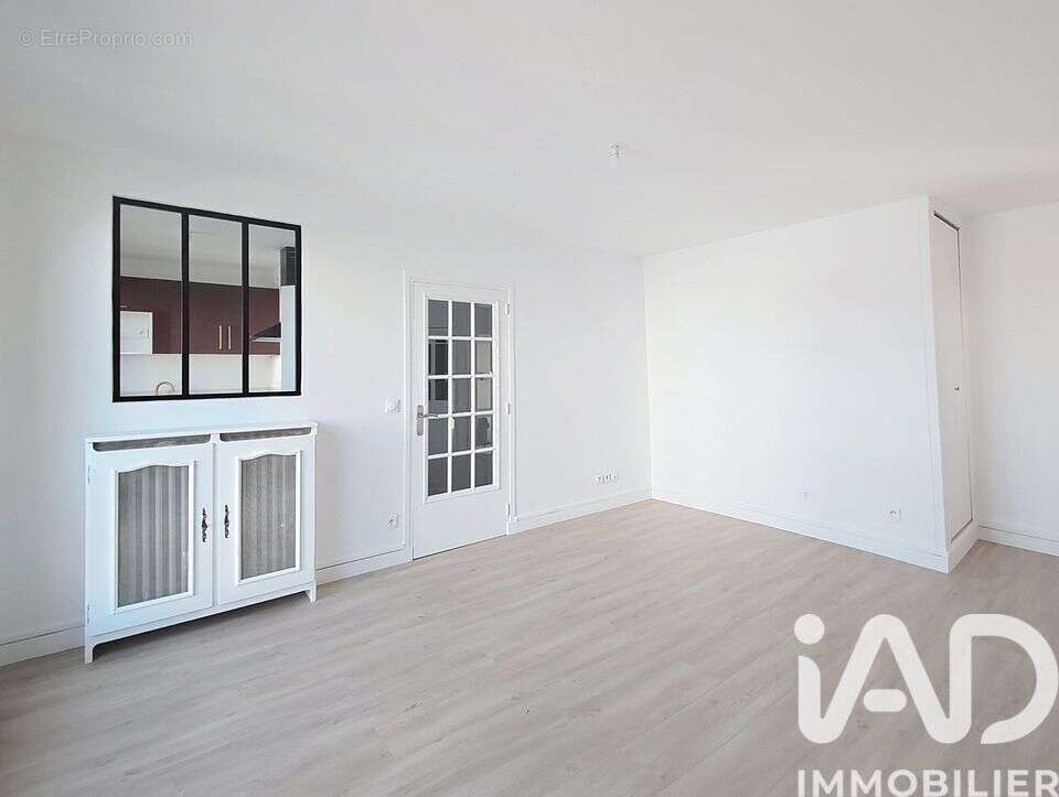 Photo 2 - Appartement à VILLEMOMBLE