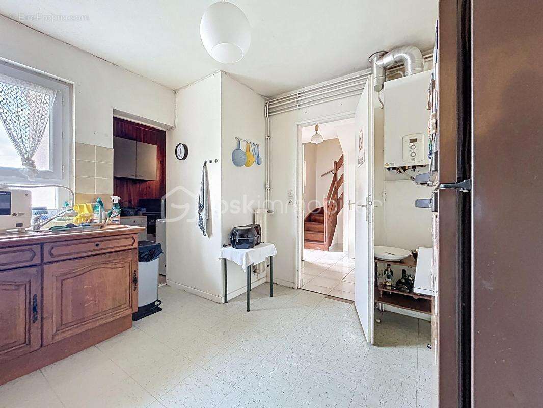 Maison à SAVIGNY-LE-TEMPLE