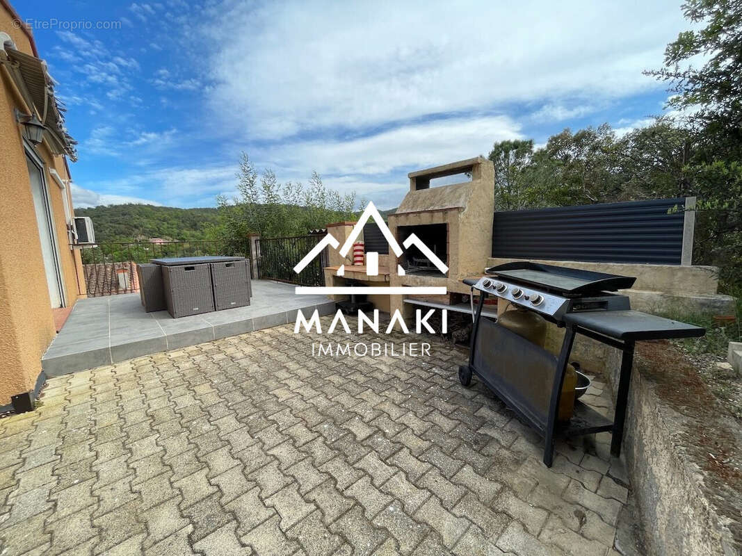 Jardin coté séjour-cuisine - Maison à MAUREILLAS-LAS-ILLAS