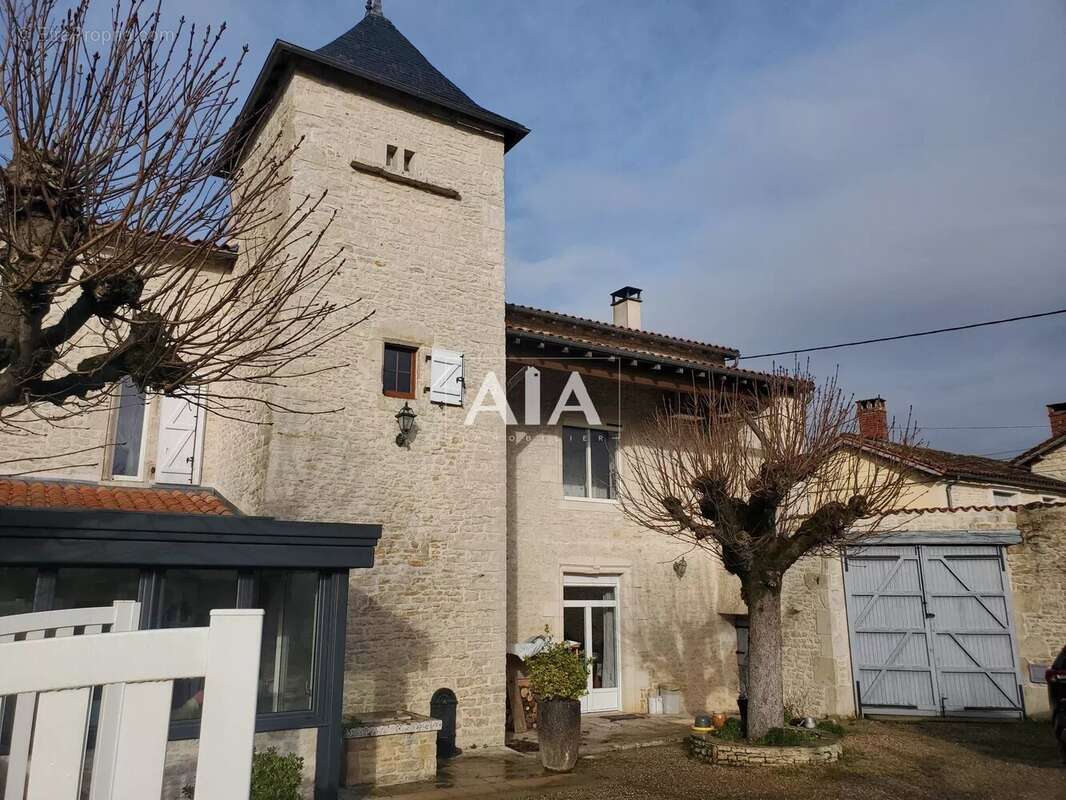 Maison à BARRO