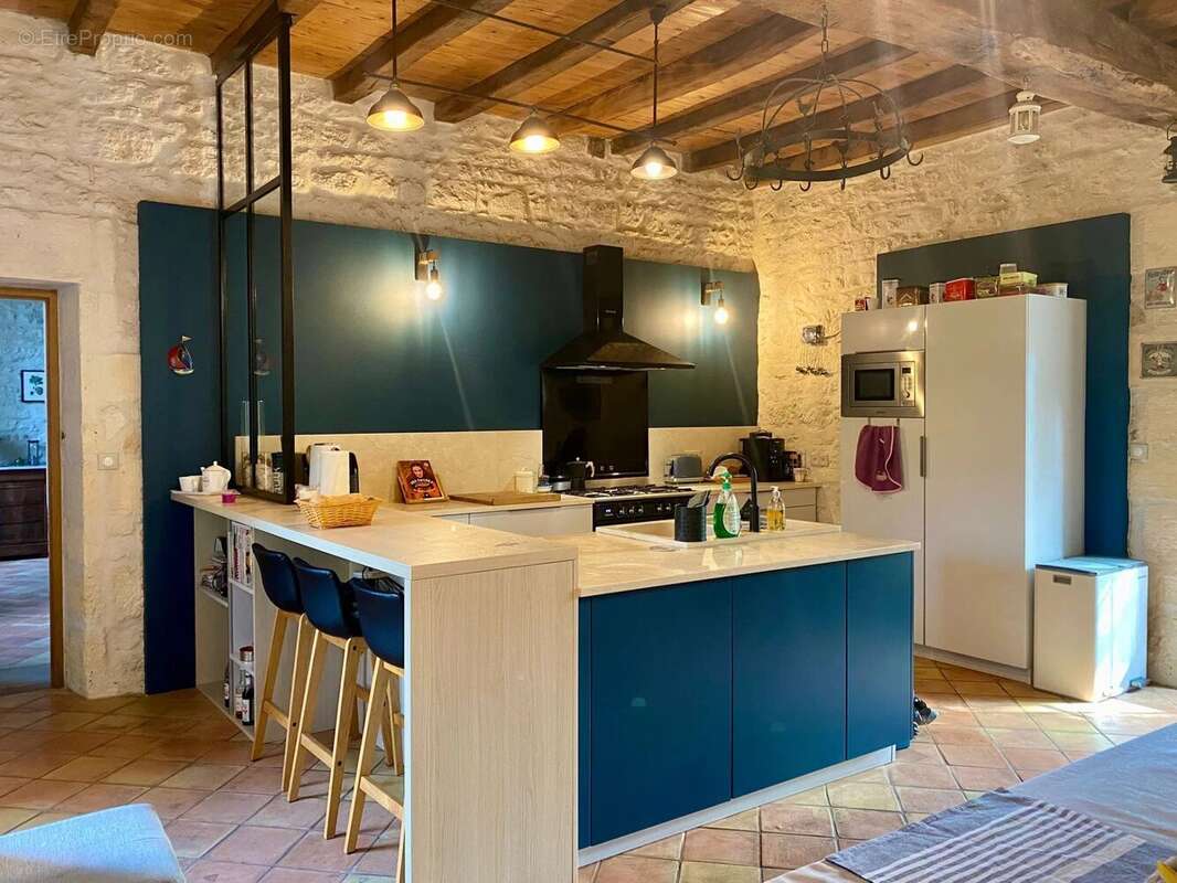 Maison à CHAMPAGNE
