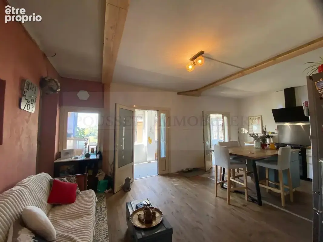 Maison en pierre amenagee sur 2 niveaux avec jardin de       1102 m². - photo 8