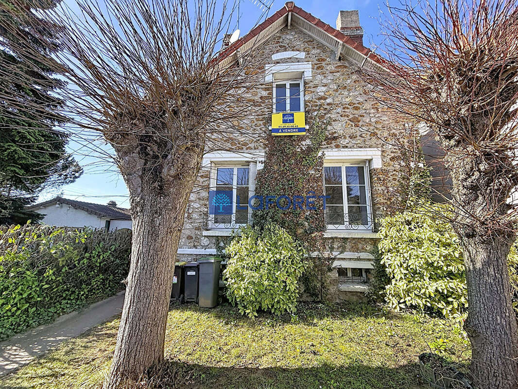 Maison à SAVIGNY-SUR-ORGE