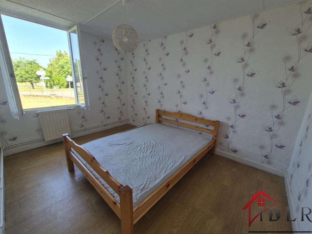 Maison familiale à rénover avec dépendances et jardin - photo 7
