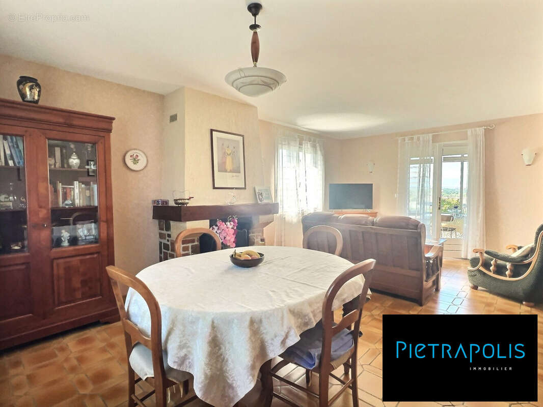 Maison à MONTMERLE-SUR-SAONE