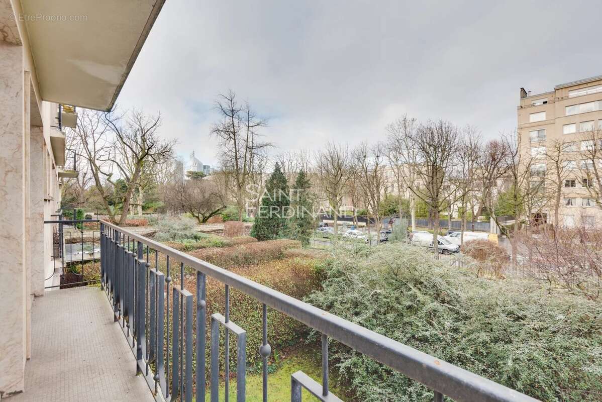 Appartement à NEUILLY-SUR-SEINE