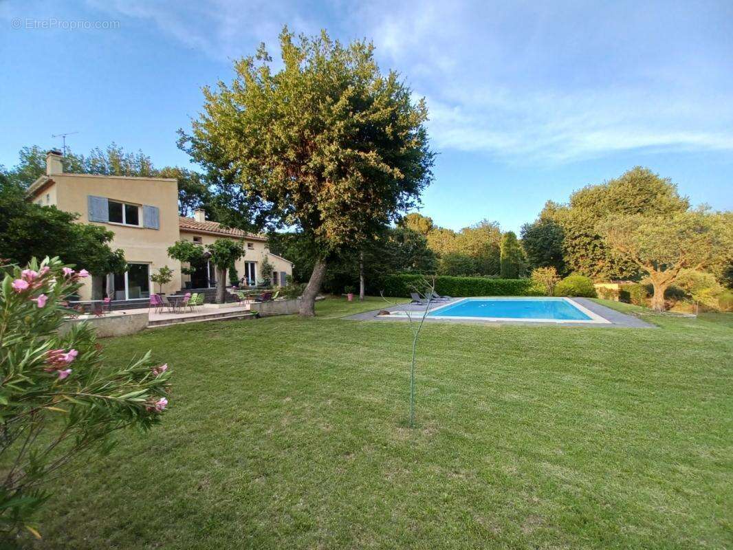 Maison à EGUILLES