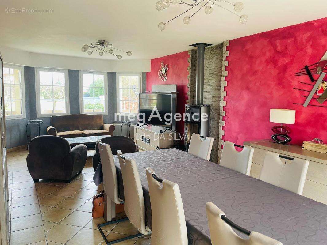 Maison à TOURS-EN-VIMEU