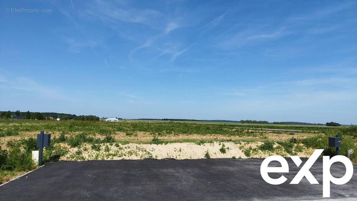 Terrain à ETREPAGNY