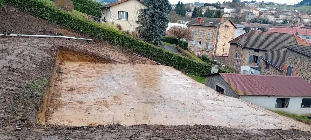 Photo 5 - Terrain à COURS-LA-VILLE
