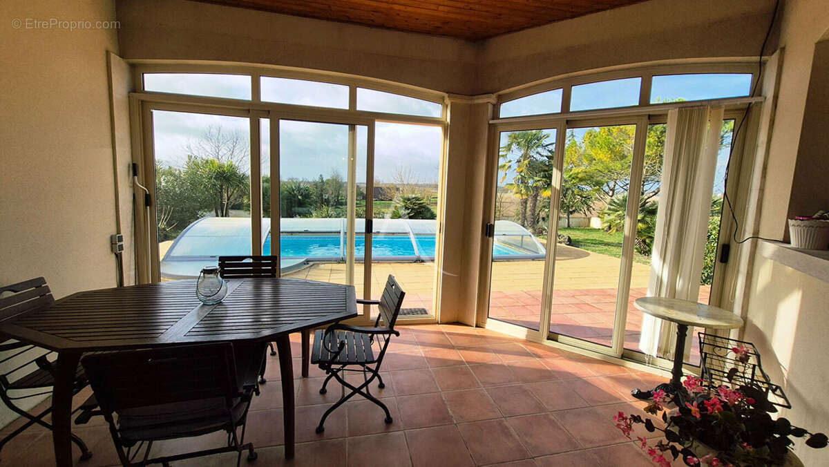 Maison Saintes 5 pièce(s) avec piscine et son appartement dédié - photo 8