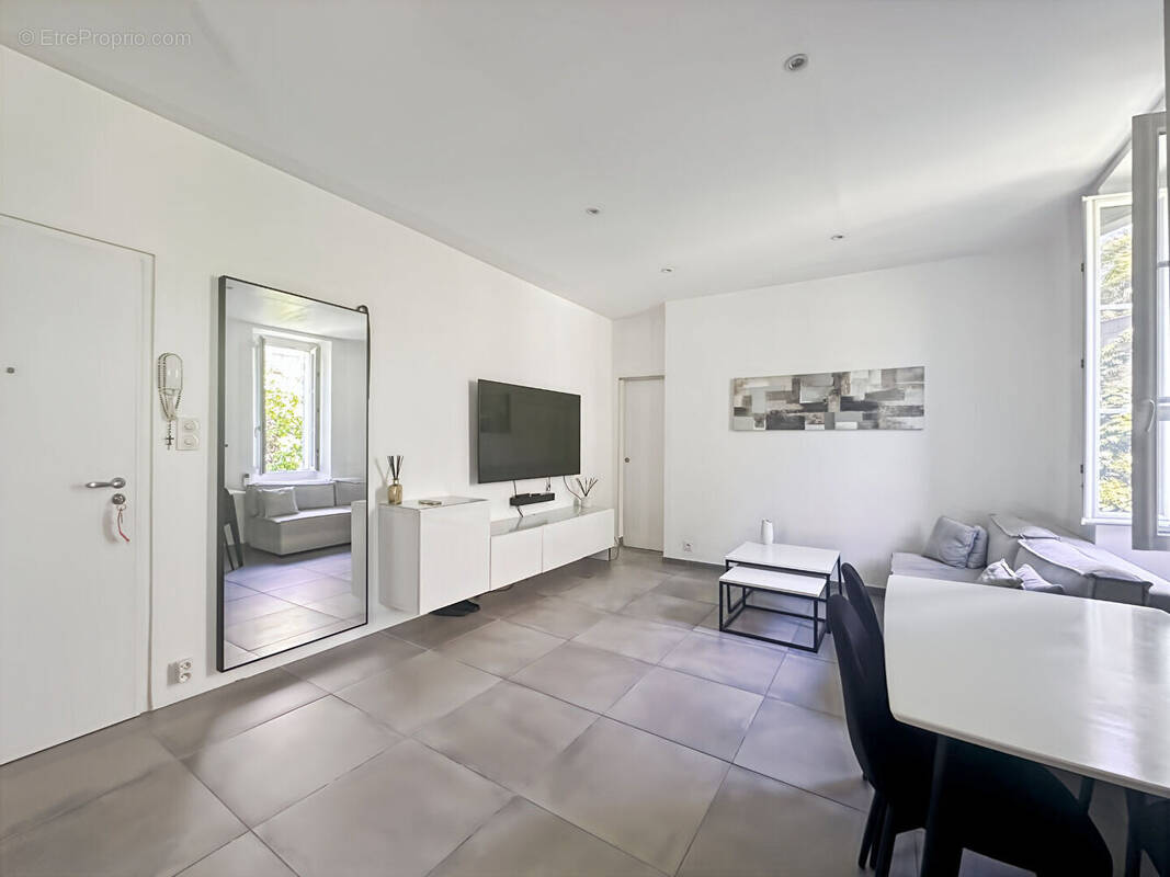 Appartement à CARRY-LE-ROUET