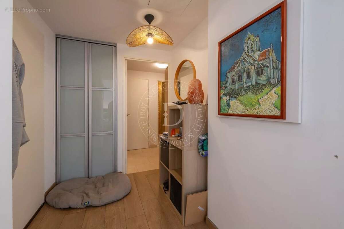 Appartement à EZE