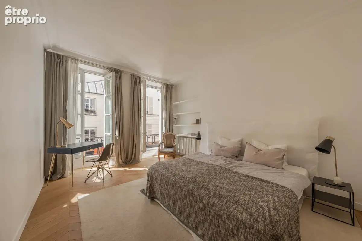 Appartement traversant calme et lumineux PARIS 1er — MARCHÉ SAINT-HONORÉ / PLACE VENDÔME - photo 7
