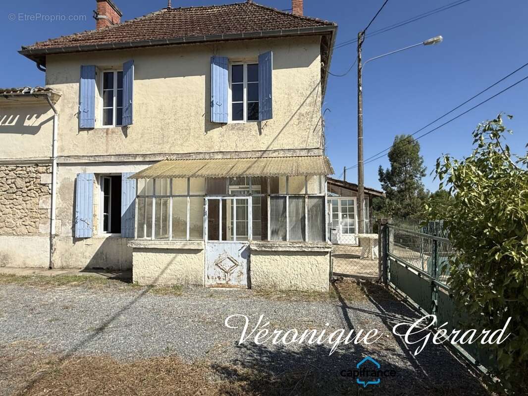 Ensemble immobilier de 300M² 11 pièces sur environ 2976 M² - photo 4