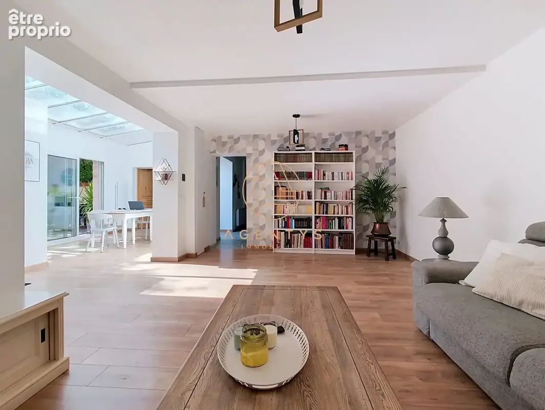 Maison 150 m² à Saint-Maur-Des-Fosses  - photo 2