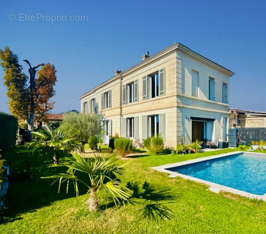 Maison à SAINT-SULPICE-ET-CAMEYRAC