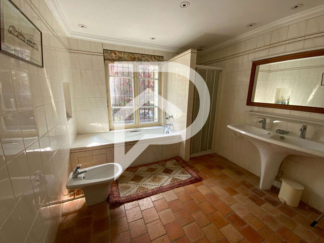 Maison à SAINT-REMY-L&#039;HONORE