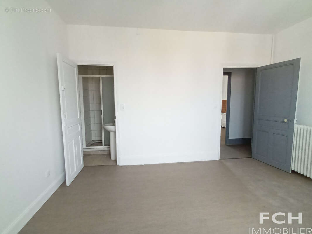 Appartement T2 Bis au 3oétage sans ascenceur - photo 4