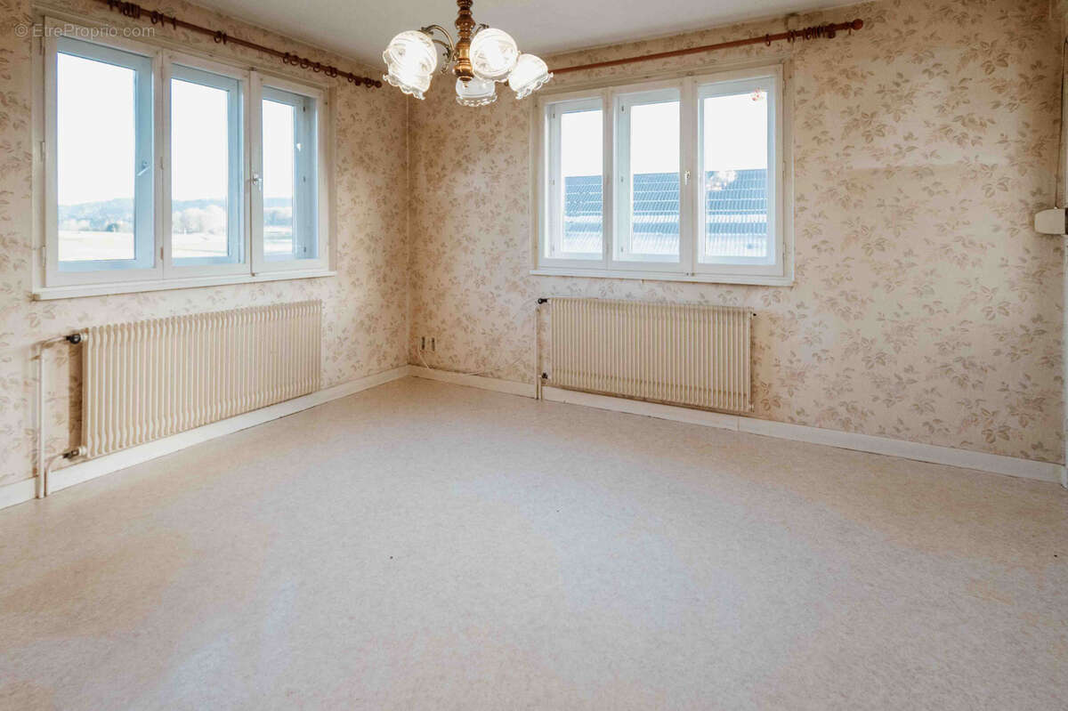 Maison à LA LONGEVILLE