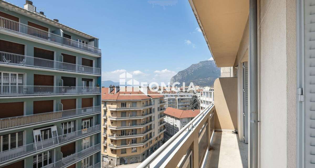 GRENOBLE secteur Foch proche Caserne de Bonne! - photo 3