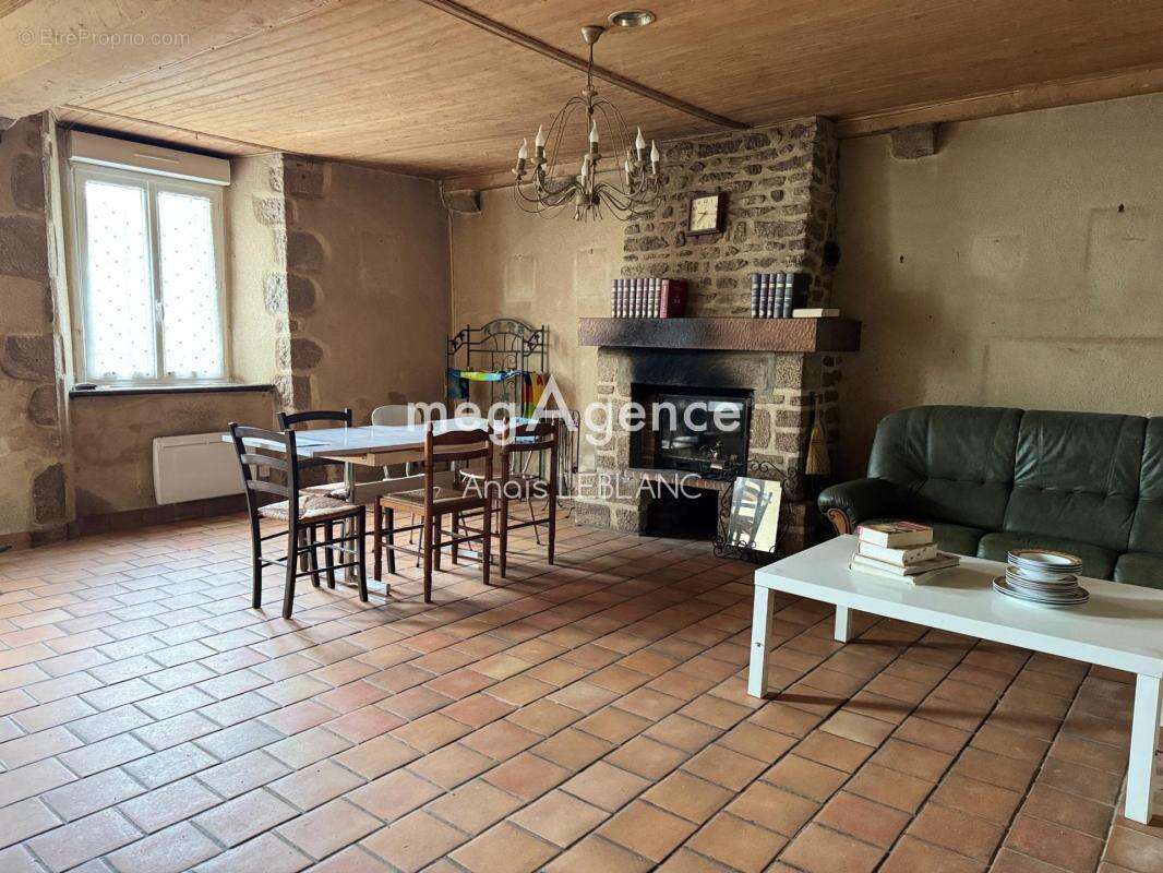 Maison en pierre au cœur d'un village proche du Mans - photo 3