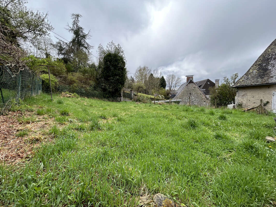 Maison à MEYMAC