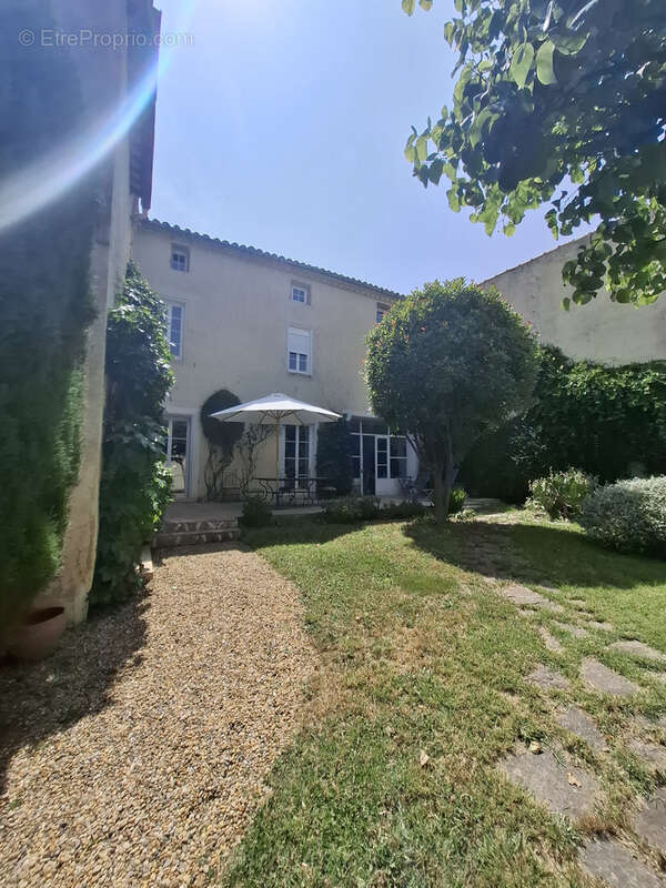 Maison à QUARANTE