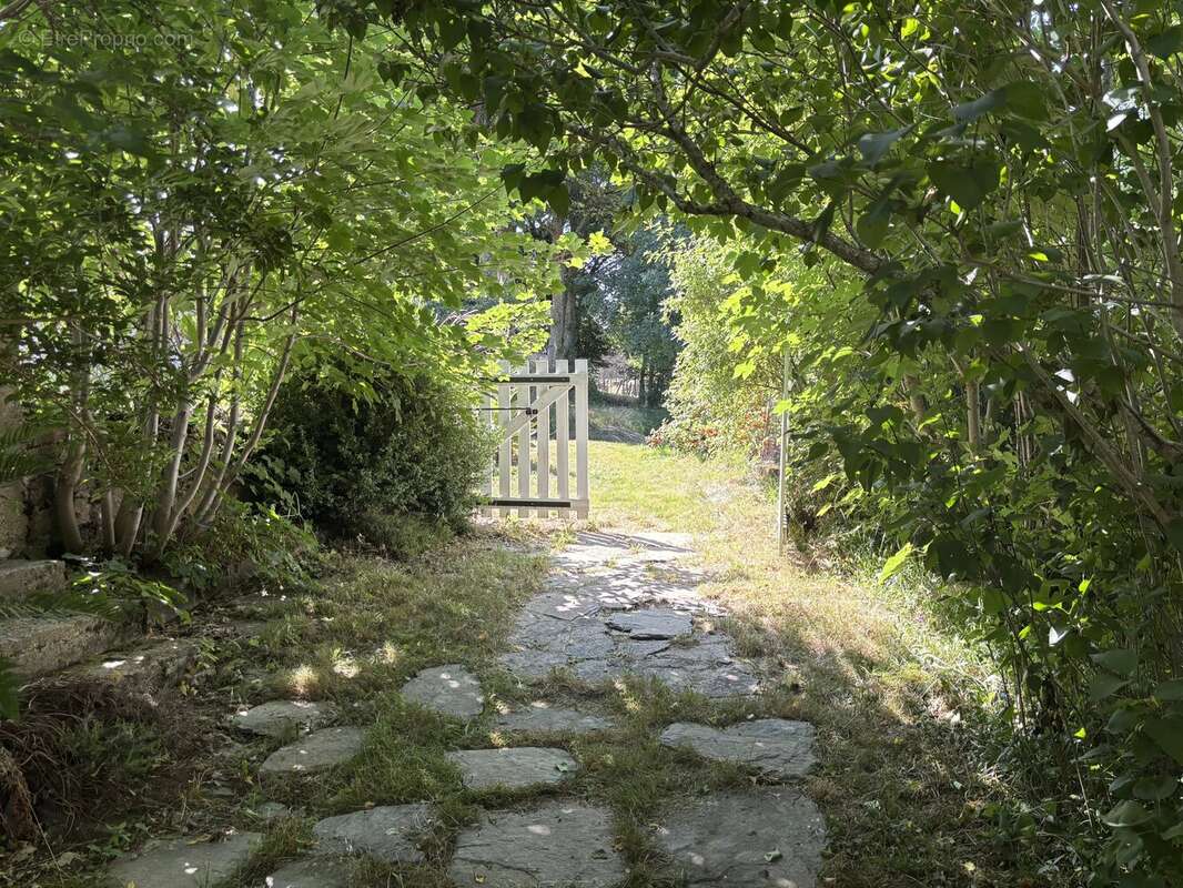Exclusivité - ferme en pierres rénovée sur 2 100 m² de terrain - photo 18