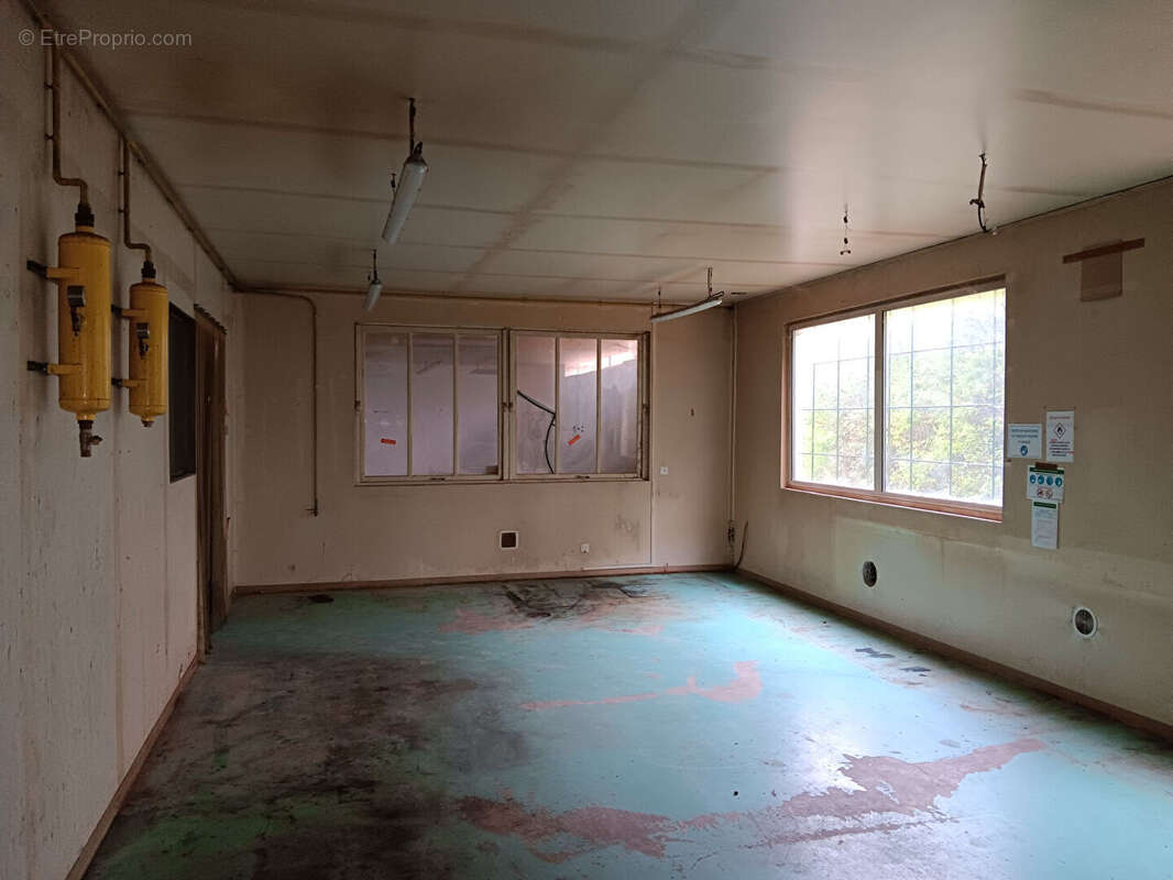 Commerce à LA CHARITE-SUR-LOIRE