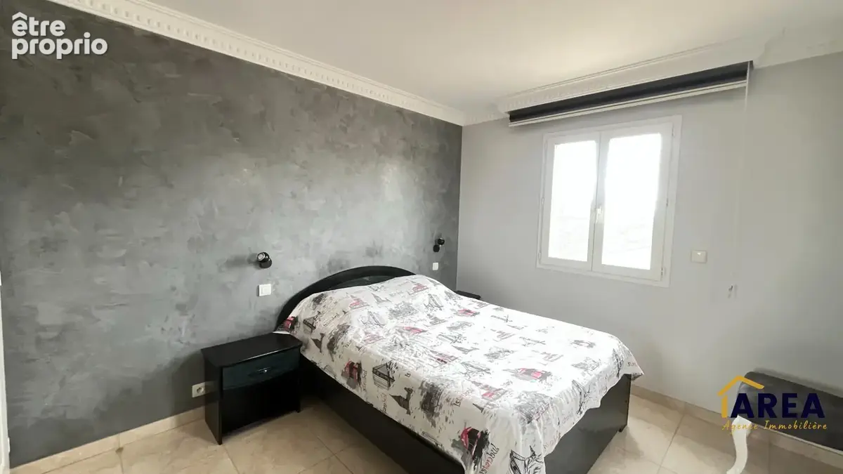 Maison 176 m² habitables et 234 m² entrepôts sur 1132 m² terrain pierrelatte 26700 - photo 6