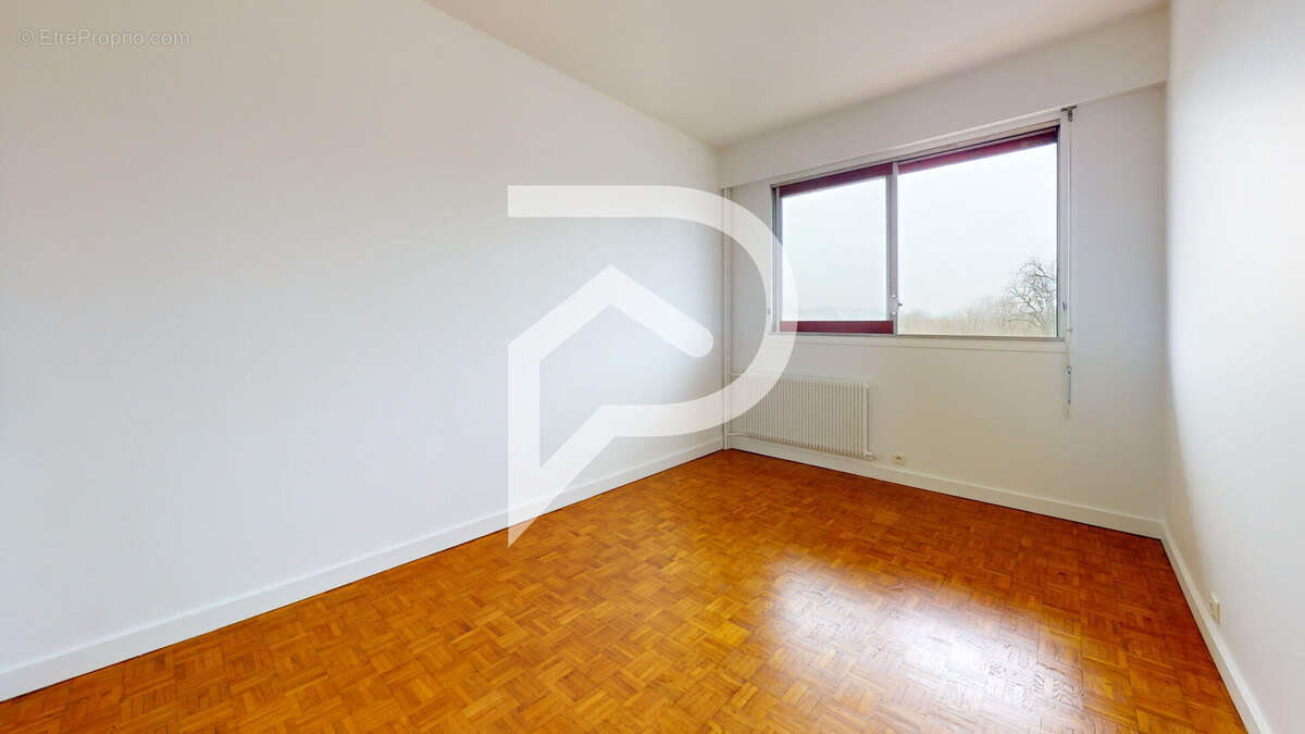 Appartement à LE MESNIL-LE-ROI